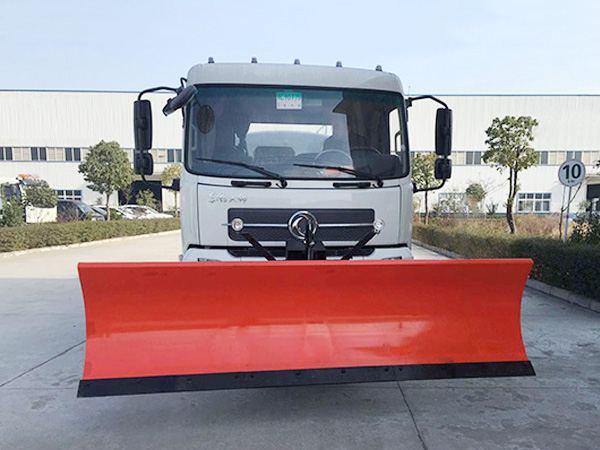 東風天錦多功能灑水除雪車