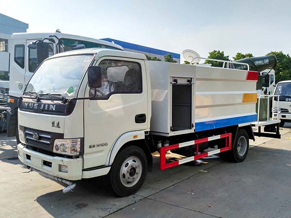 躍進方罐霧炮車加裝30米噴霧機