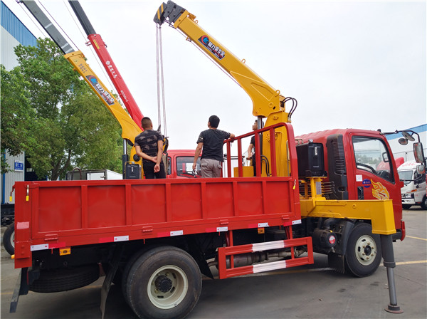 重汽豪曼藍牌隨車吊-程力隨車吊