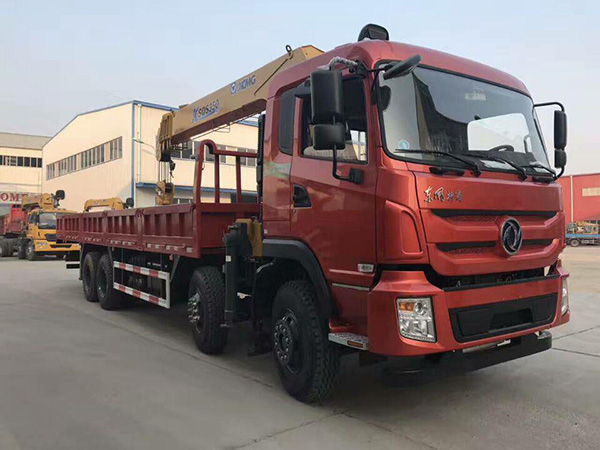 東風暢行前四后八16噸隨車吊