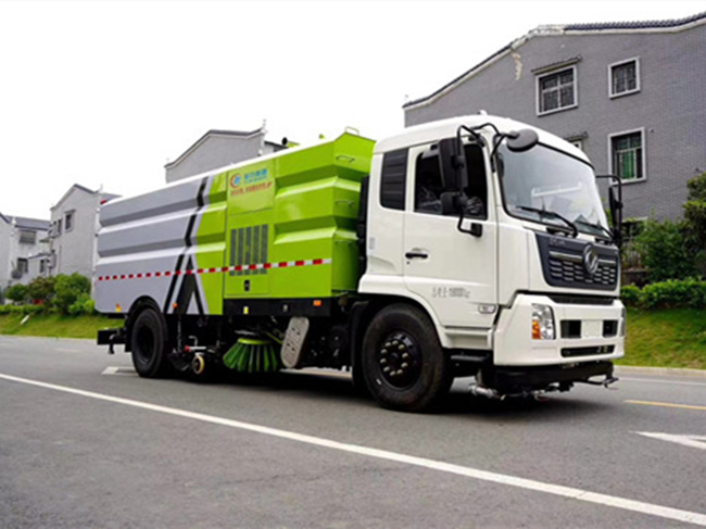 國(guó)六東風(fēng)天錦210馬力洗掃車